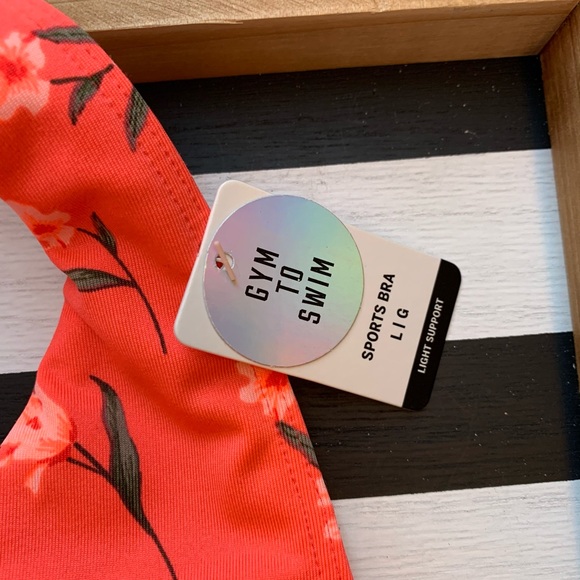 PINK Sports bra (large) ✨🌸🌺 - Picture 3 of 4